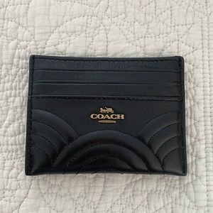 EUC Coach puffy quilted card holder! Black w/ Gold emblem!
